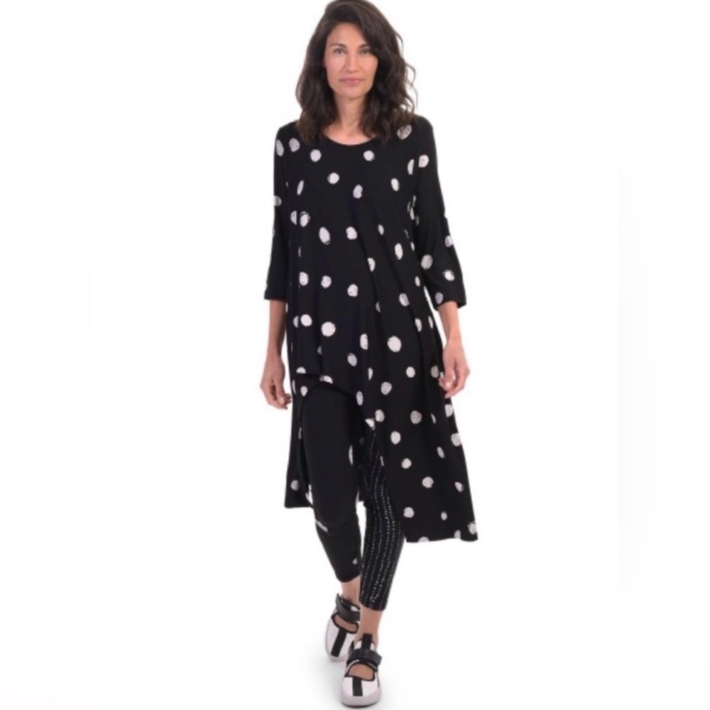 Alembika Circles Tunic Top Women 1/ 6-8 Black Asymmetric Hi-Low Lagenlook Jersey
